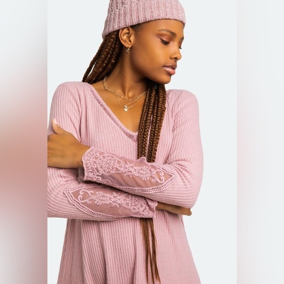 Francesca's Women’s Long Sleeve Lace Sleeve Mini Dress Barbie Pink 2XS - Picture 2 of 4